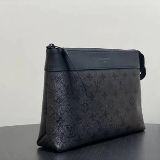 Louis Vuitton M26741 Monogram Eclipse 27 x 21 x 3 cm casual