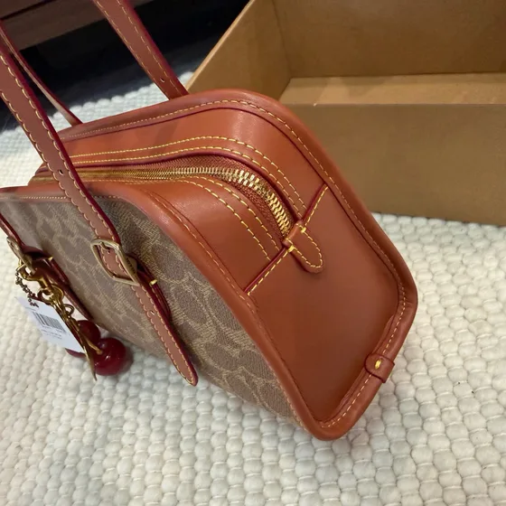 Coach Swing Zip Bag In Signature Парусина Khaki/Terracotta Сумка на плечо