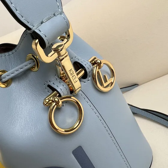 Fendi Mon Tresor Mini Bucket Bag Light สีฟ้า Crossbody