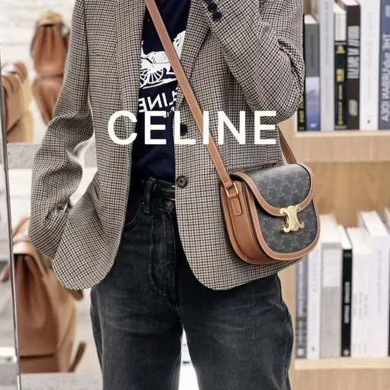 Celine Triomphe Brun Axelväska