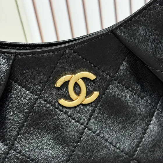 Chanel Small Hobo Bag Zwart Hobo
