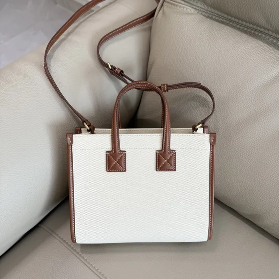 Burberry Freya Mini Tote สีขาว/สีน้ำตาล Tote Bag