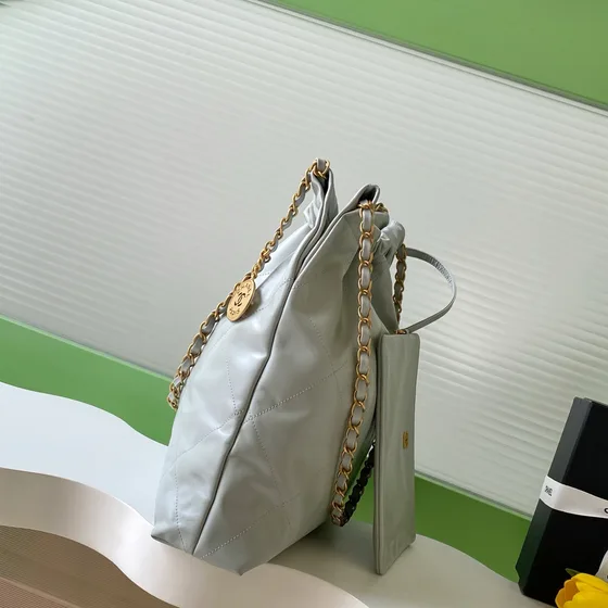 Chanel 22 Bag Light Gray Skuldertaske