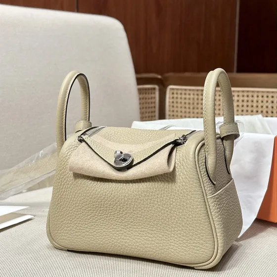 Hermes Lindy Light Be Shoulder Bag