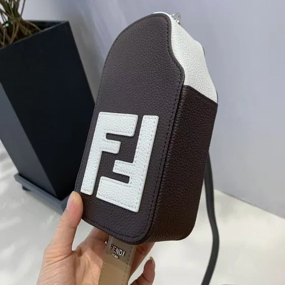 Fendi Popsicle Phone Necessaire Marrom Crossbody