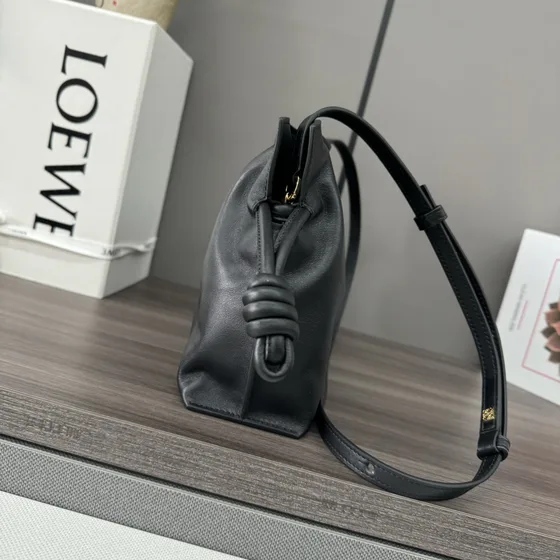 Loewe Flamenco Clutch Sort Crossbody