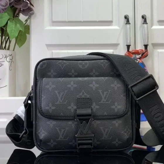 Louis Vuitton Getaway Messenger Black Crossbody