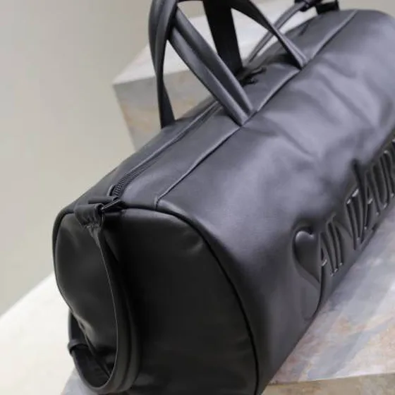 Saint Laurent Zwart travel