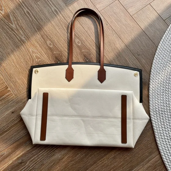 Burberry Logo Graphic Lona Society Tote Natural Blanco / Marrón Bolso tote