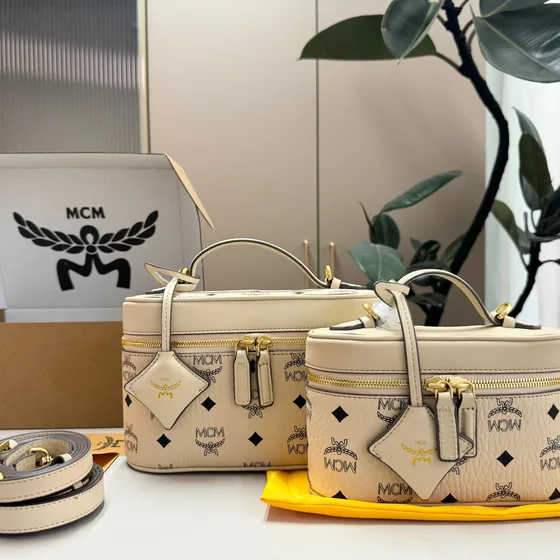 MCM Visetos Rockstar Vanity Case Розовый Crossbody