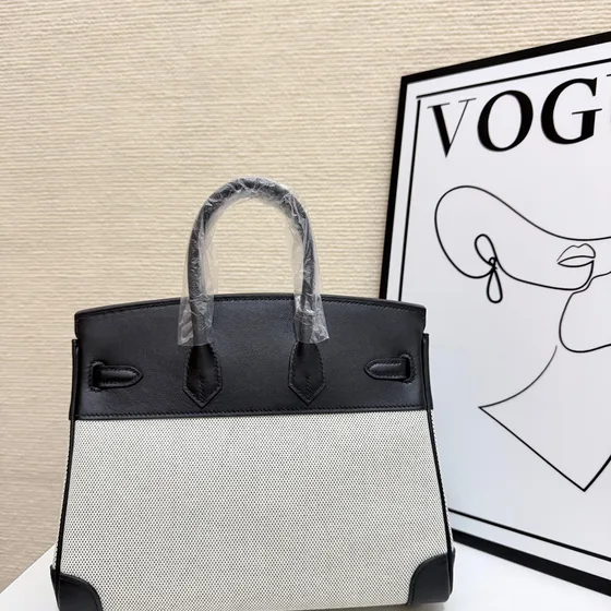 Hermes Birkin สีดำ/Ecru Top Handle
