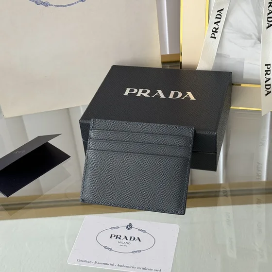 Prada Saffiano Leder Card Holder With Metal Logo Zwart Card Holder