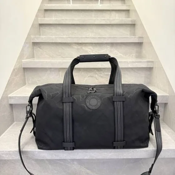 Burberry Svart travel