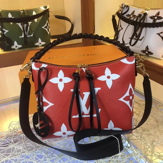 Louis Vuitton Beuteltasche Red Shoulder Bag