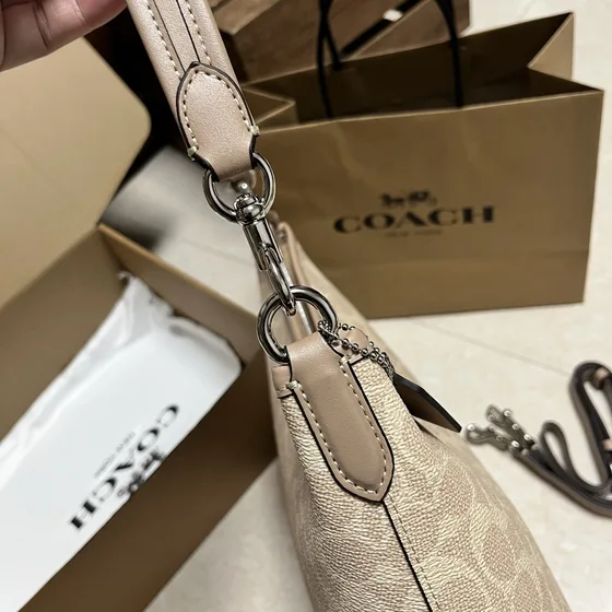 Coach Gallery Tote tas In Signature Doek Light Khaki/Chalk Tote tas