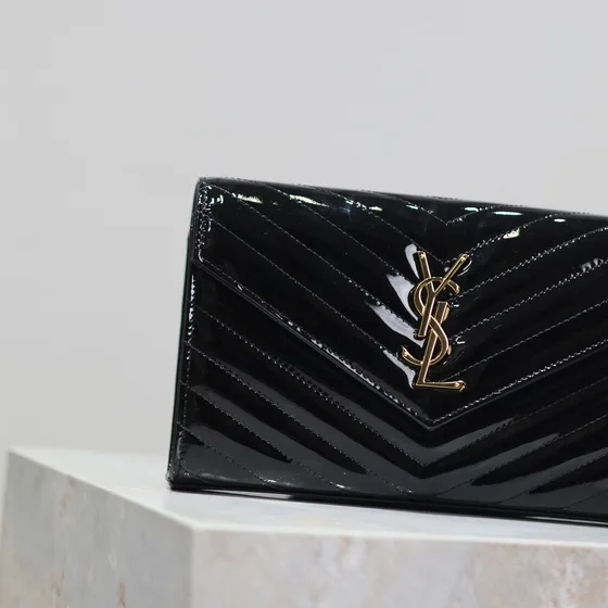 YSL Cassandre Matelassé Chain Wallet أسود Woc