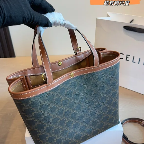 Celine Cabas Triomphe Tan/Marron Triomphe Toile With Marron Lea Sac cabas