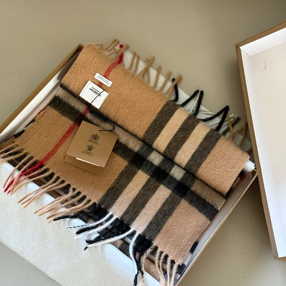 Burberry The Classic Check Cashmere Scarf Camel 168*30