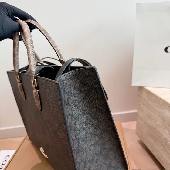 Coach Maggie Bolso tote In Signature Lona Marrón Negro Bolso tote
