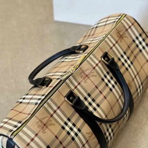Burberry Voyage Бежевый Nova Check travel