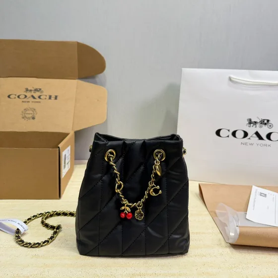 Coach Tabby Quilted Chain Bucket Bag وردي Shoulder Bag