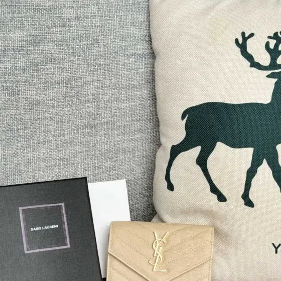 YSL Cassandre Matelassé Compact Envelope Brieftasche Beige Brieftasche