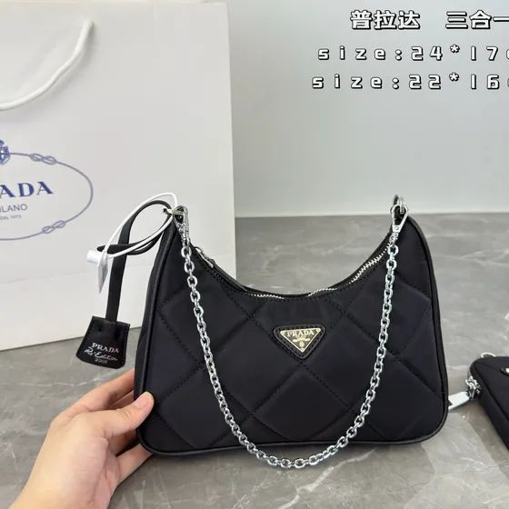 Prada Re-Edition 2005 Quilted Nylon 3-In-1 Bag Black 24 17cm 22 16cm Hobo