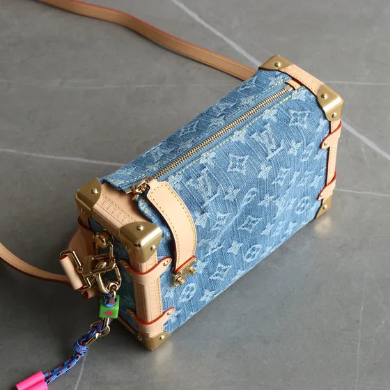 Louis Vuitton Soft Trunk Denim สีฟ้า Crossbody