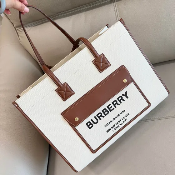 Burberry Freya Tote Putih/Coklat Tote Bag
