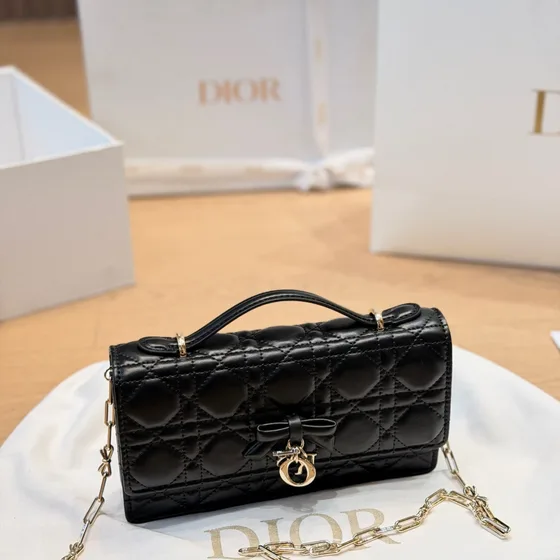 Dior Lady Dior Верхняя ручка Мешочек With Chain Чёрный Woc