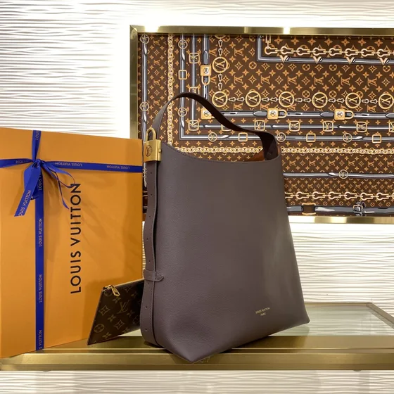 Louis Vuitton Low Key Hobo Mm Chocolate بني Hobo