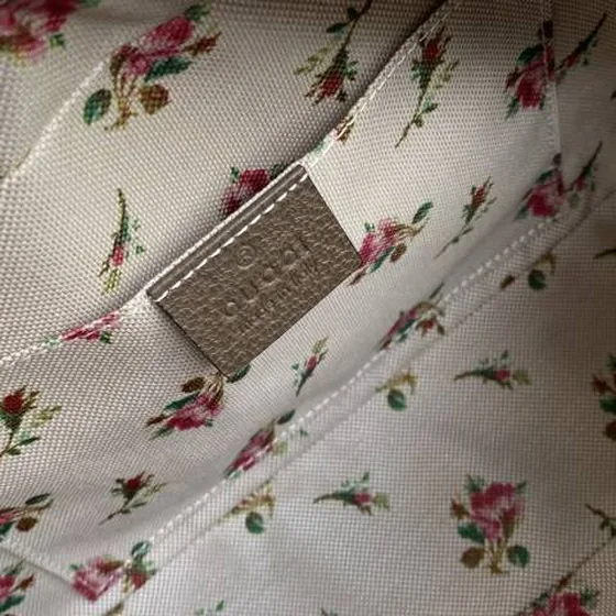 Gucci GG Supreme Camera Bag GG Supreme Monogram Marrón Amarillo crossbody