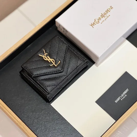 YSL Cassandre Matelassé Tri-Fold Carteira Wine Vermelho / Preto Carteira
