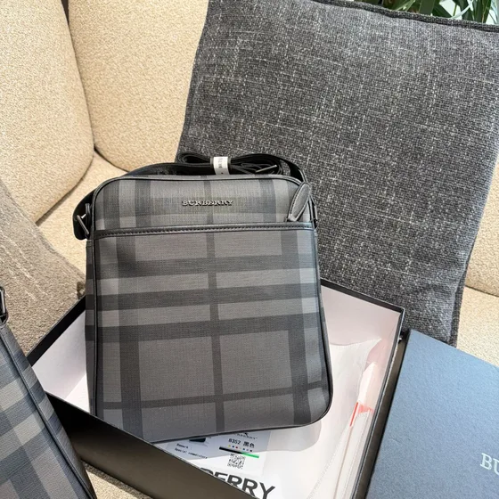 Burberry London Check Bolso cruzado Charcoal/Negro Crossbody