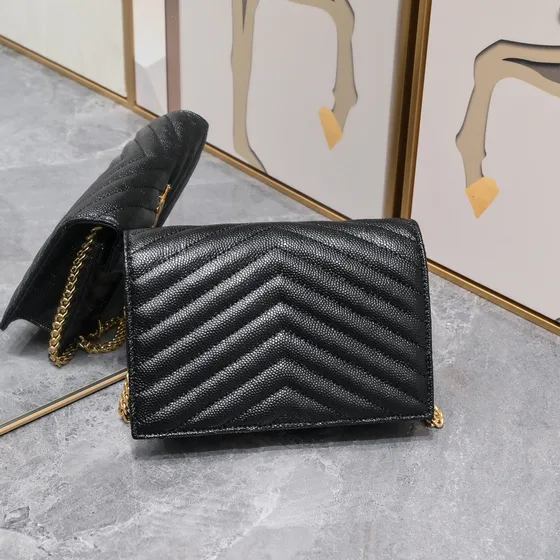 YSL Cassandre Envelope Chain Wallet أسود Woc