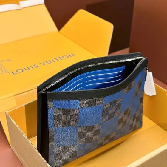 Louis Vuitton Pochette Voyage Damier Graphite Giant أزرق 27 x 21 x 3 cm everyday