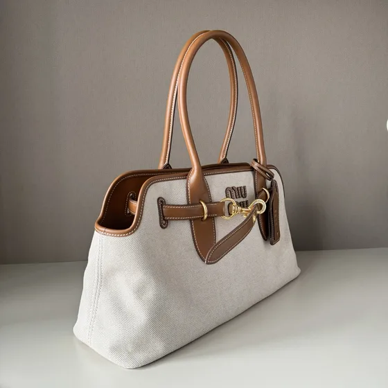 Miu Miu ผ้าใบ And หนัง Top Handle Bag สีครีม/สีน้ำตาล Top Handle