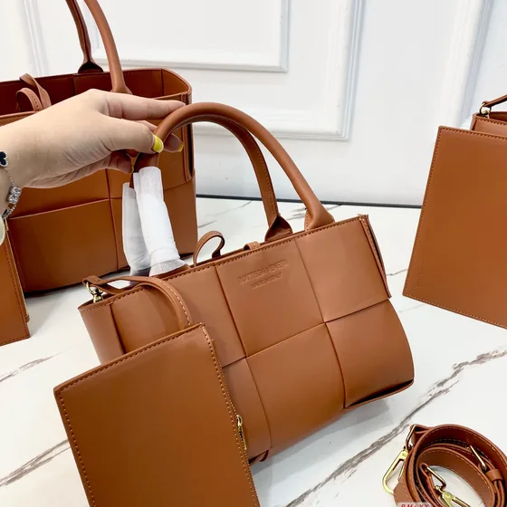 Bottega Veneta Arco Tote Brown Tote Bag