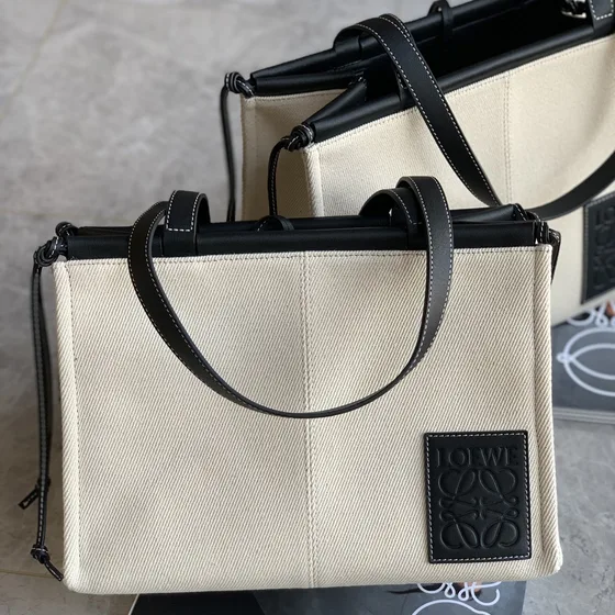 Loewe Cushion Tote Beige/Sort Shoppertasketur