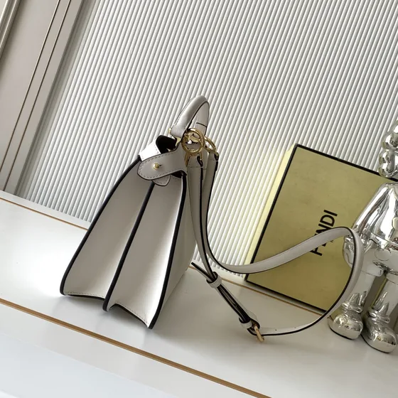 Fendi Peekaboo Iseeu Medium Hvit Tophåndtak