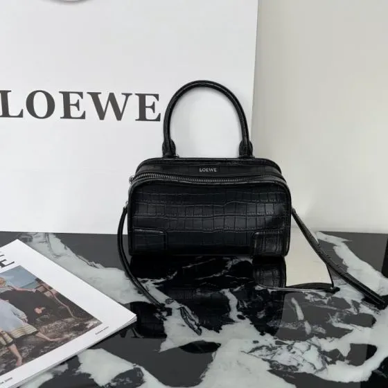Loewe Amazona Black Top Handle