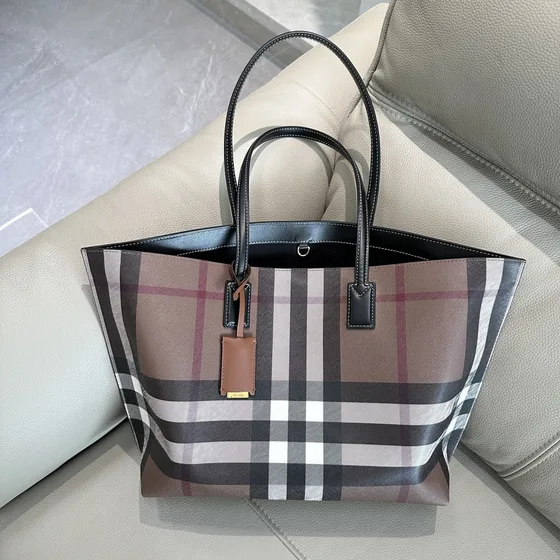 Burberry Medium Check Tote Bag Dark Birch Coklat Check Tote Bag
