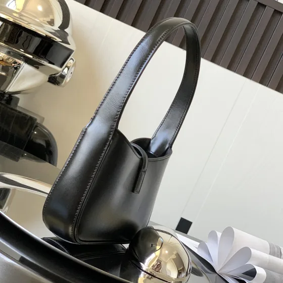 YSL Le 5 À 7 Hobo Bag Schwarz Schultertasche
