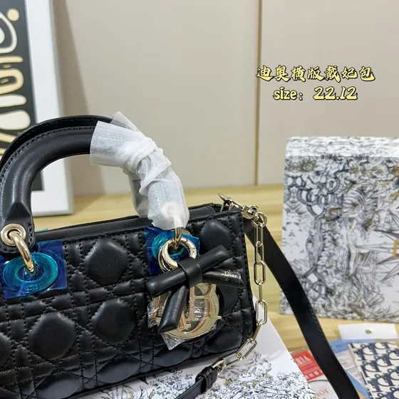 Dior Lady D-Joy Bag Hitam 22*12cm Top Handle