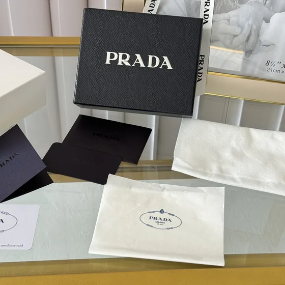 Prada Negro