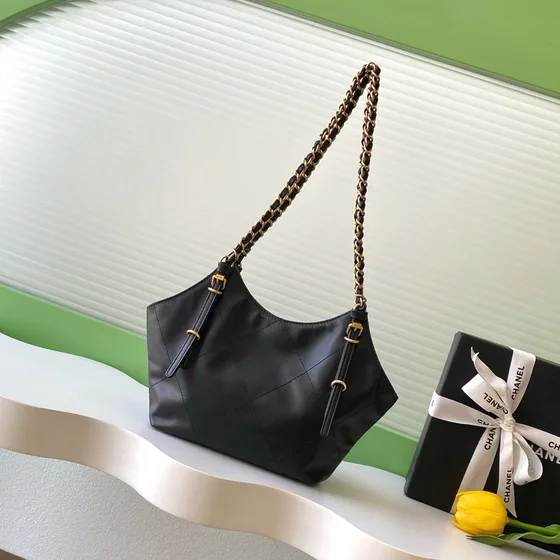 Chanel Hobo Handbag Hitam Hobo