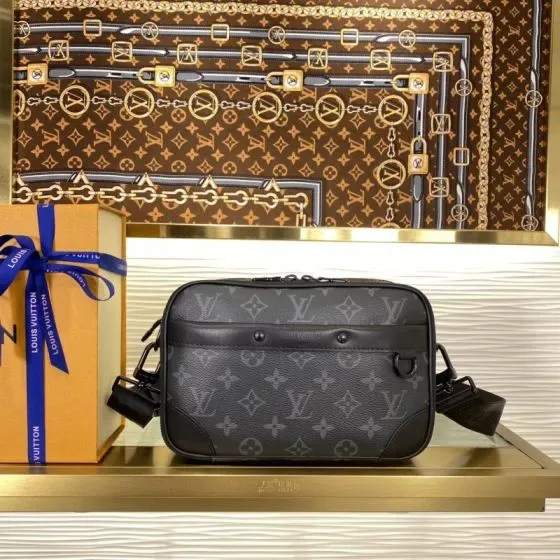 Louis Vuitton Alpha Messenger Black Crossbody
