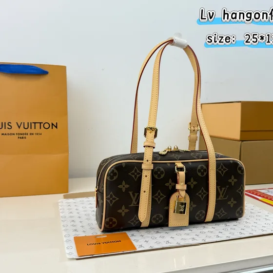 Celine Hang On Marrón Monogram 25cm Bolso bandolera