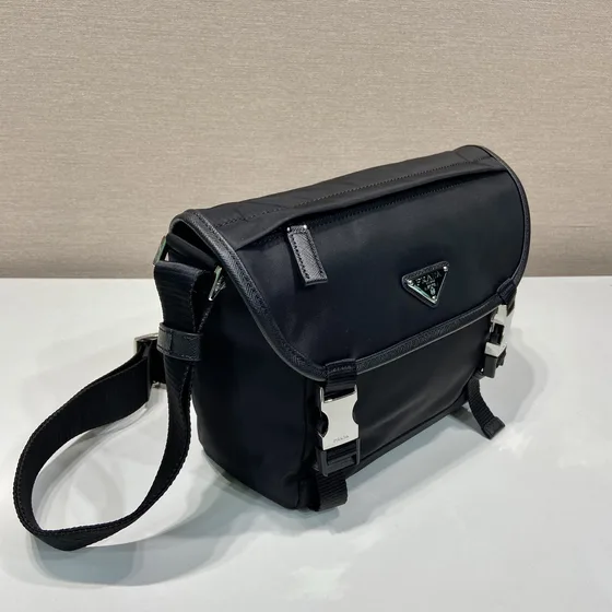 Prada Nilon Messenger Bag Hitam Crossbody