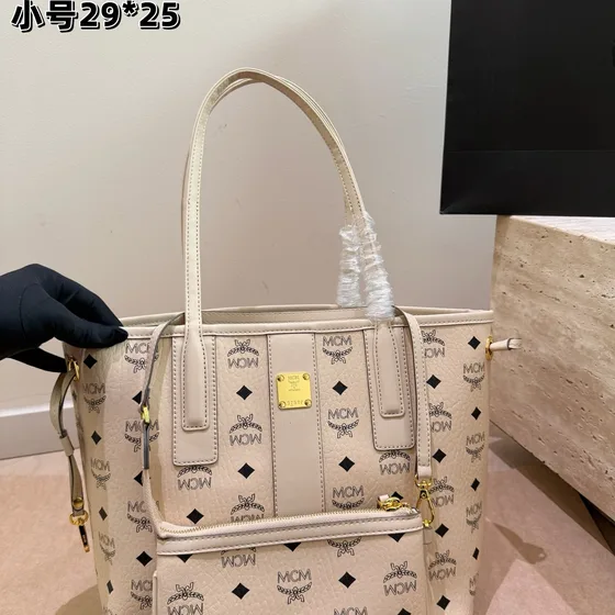 MCM Toni Visetos بيج Tote Bag